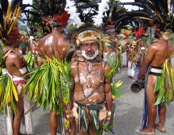 Papua N. Gw. wystrojeni